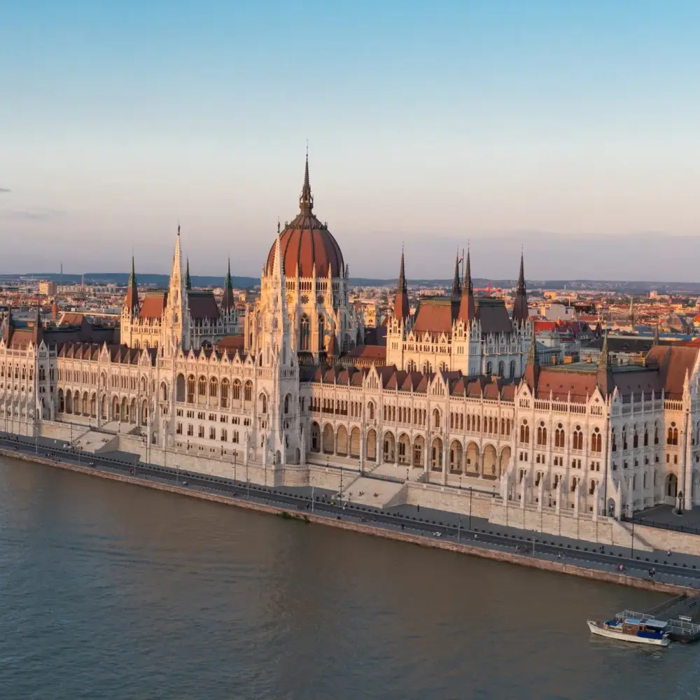 budapest-hungary-europe-parliament-building-and-2023-11-27-05-27-35-utc